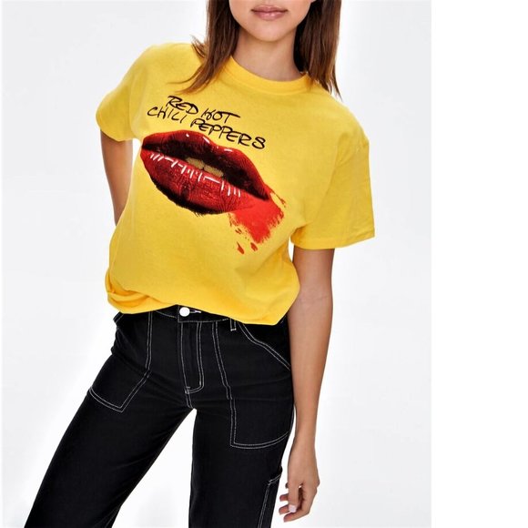 Red Hot Chili Peppers Tops - Red Hot Chili Peppers Lipstick rock Official Boyfriend T-Shirt M/L fits L NWT
